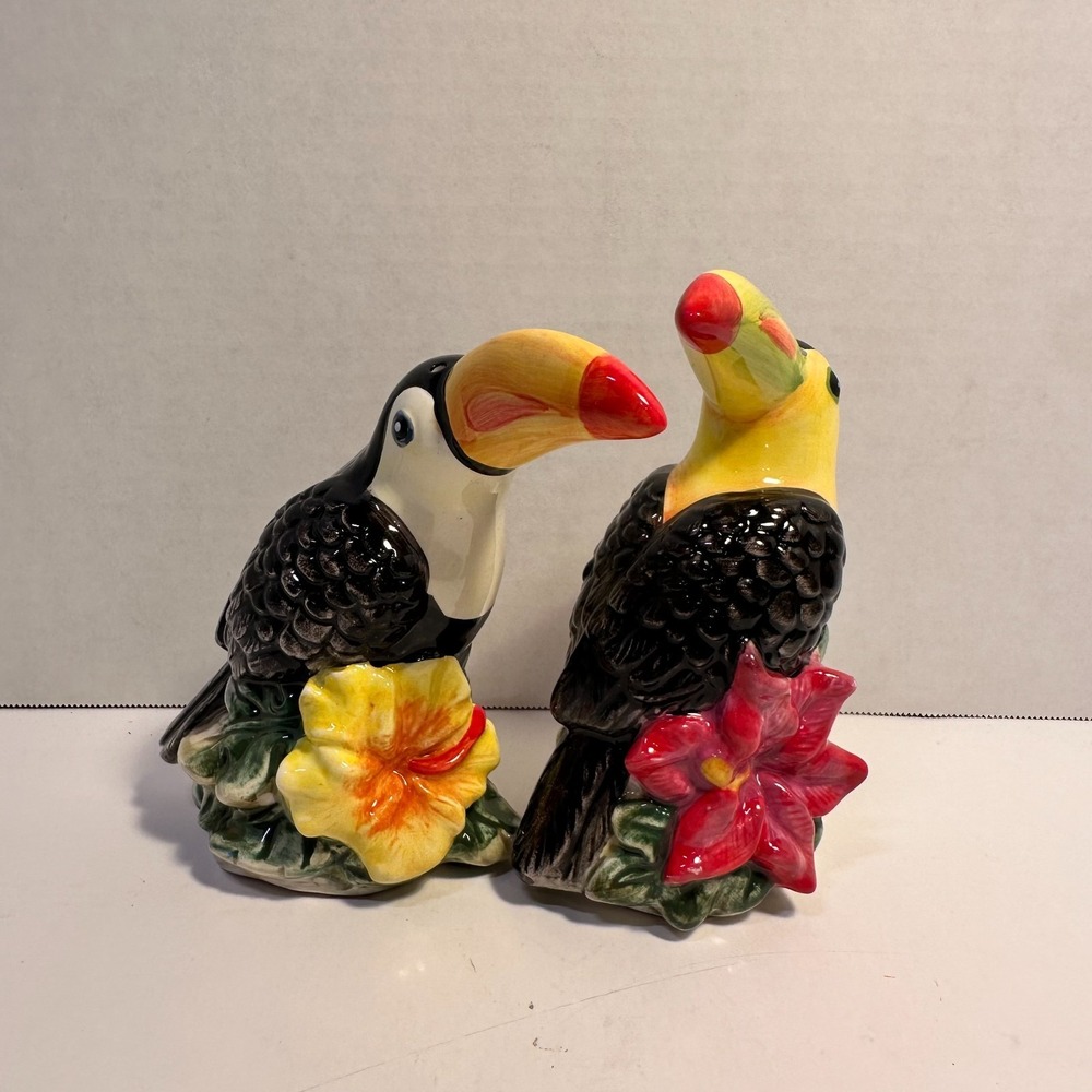 Vintage Toucan Salt Pepper Shakers Ceramic Tropical Birds Flowers Pair 1950s